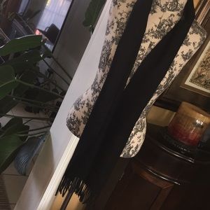 beautiful/soft scarf.